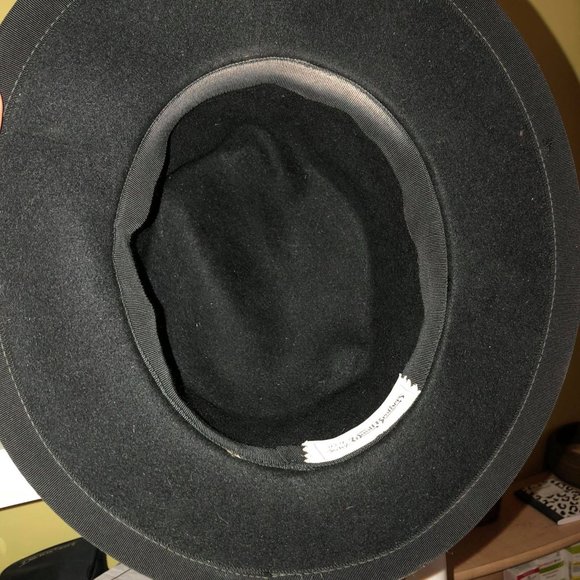 Woman’s Hat by Woolf Brothers - Picture 5 of 7